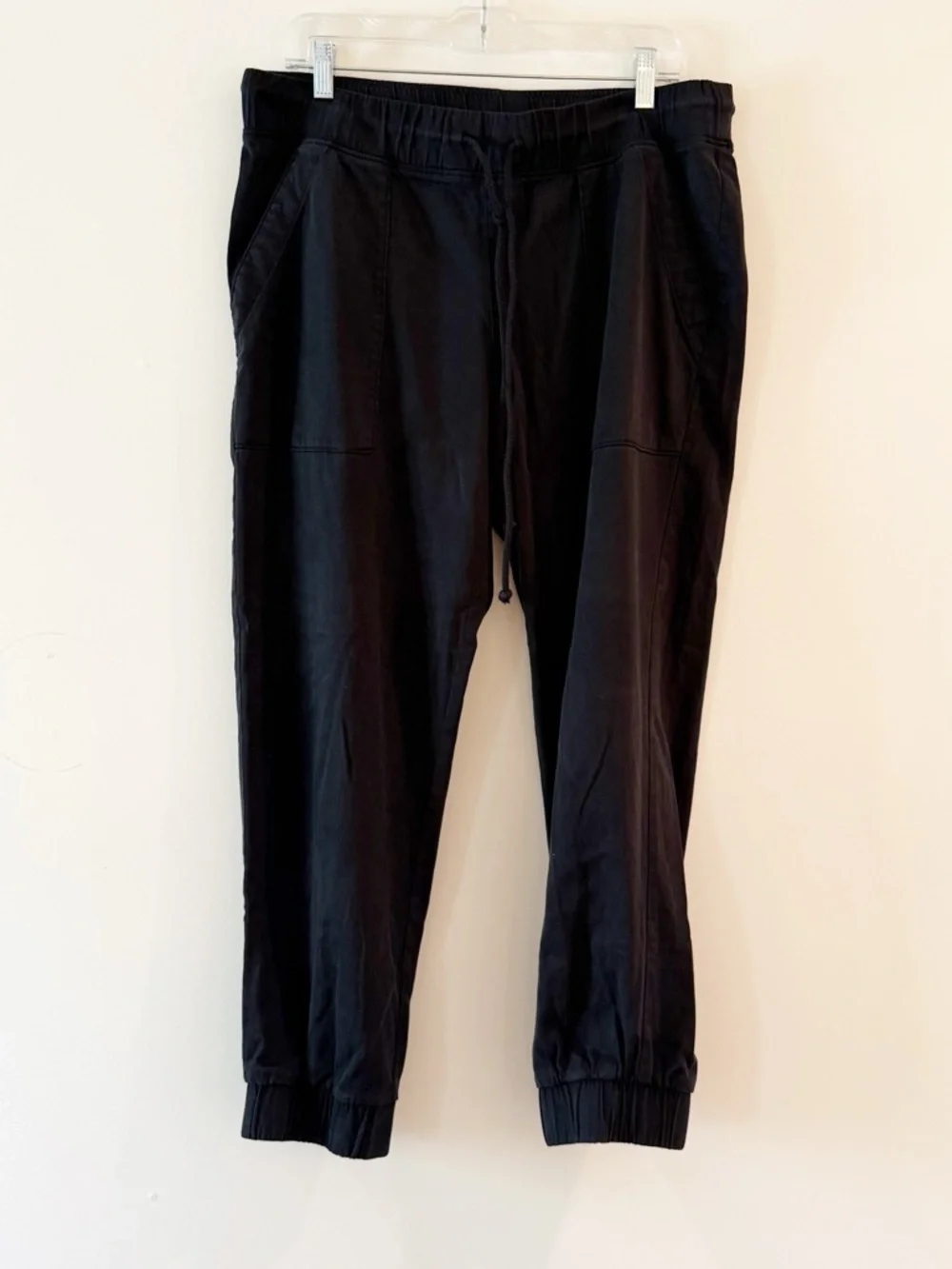 Bella Dahl Pocket Joggers - Picture 3 of 12